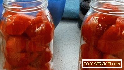 Preservation of tomatoes on flour