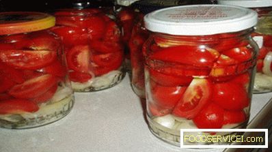 Tomatoes in jelly for the winter